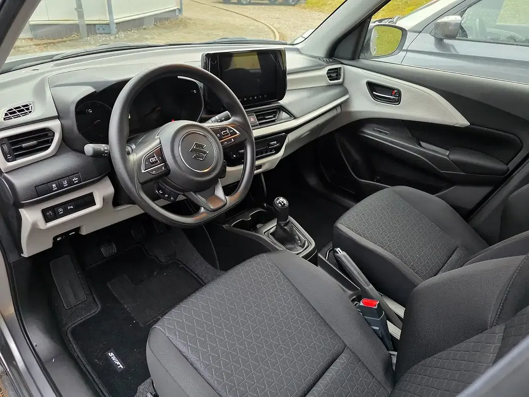 Suzuki Swift - Thumbnail 11