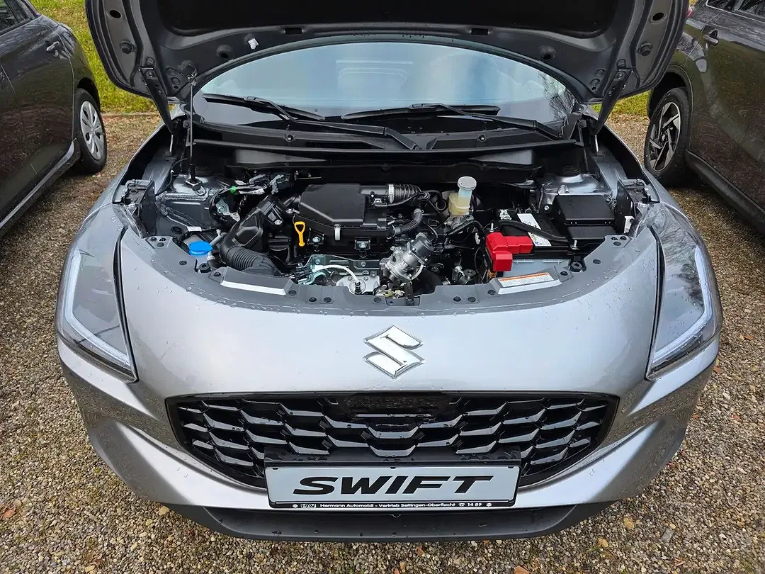 Suzuki Swift - Thumbnail 4