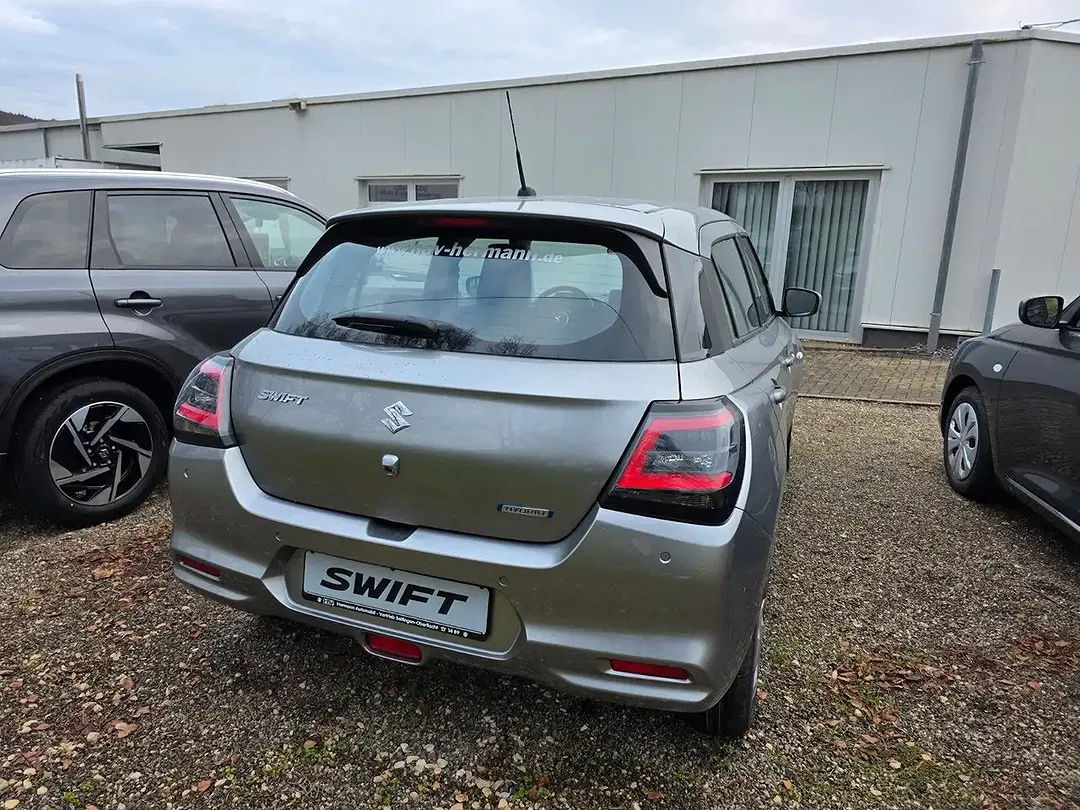 Suzuki Swift - Thumbnail 6