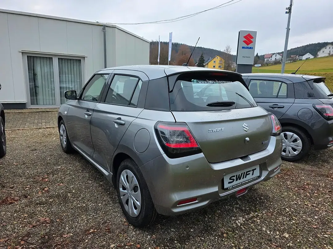 Suzuki Swift - Thumbnail 7