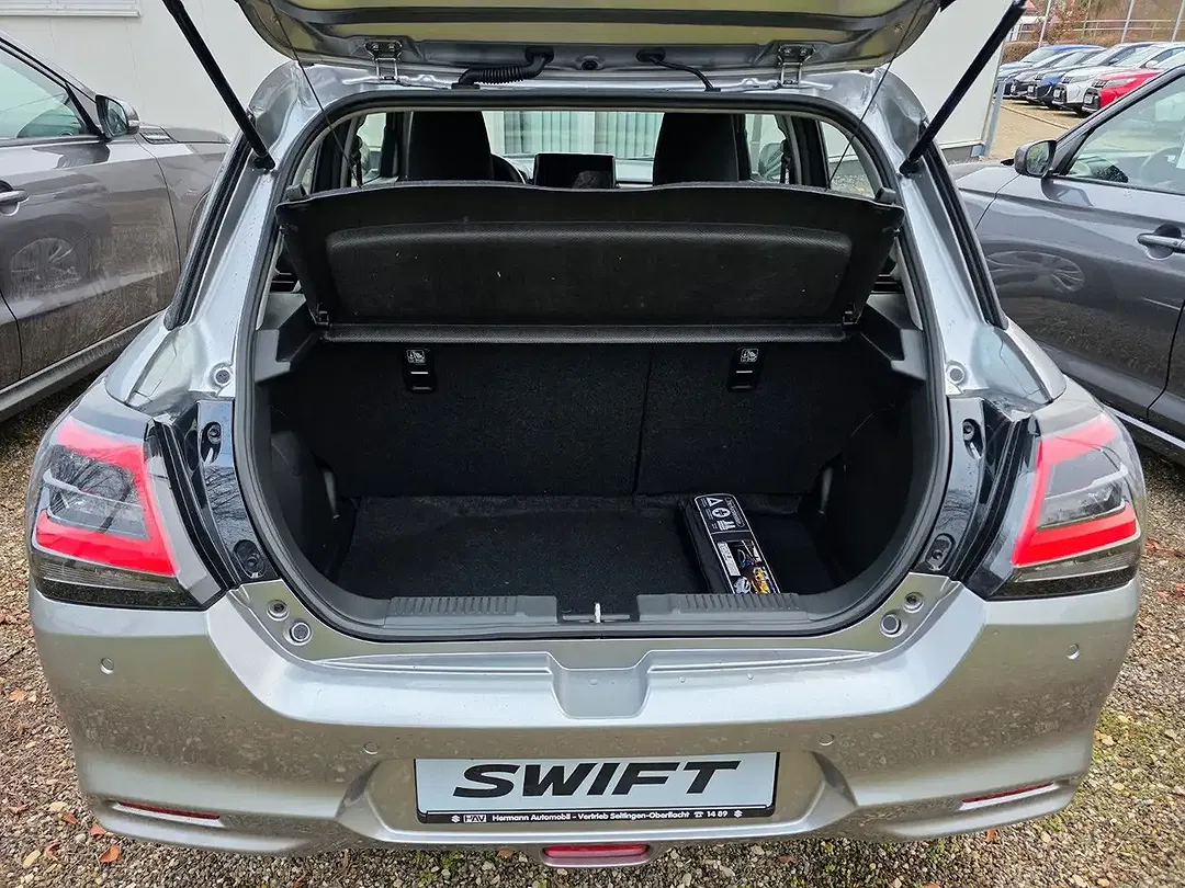 Suzuki Swift - Thumbnail 8