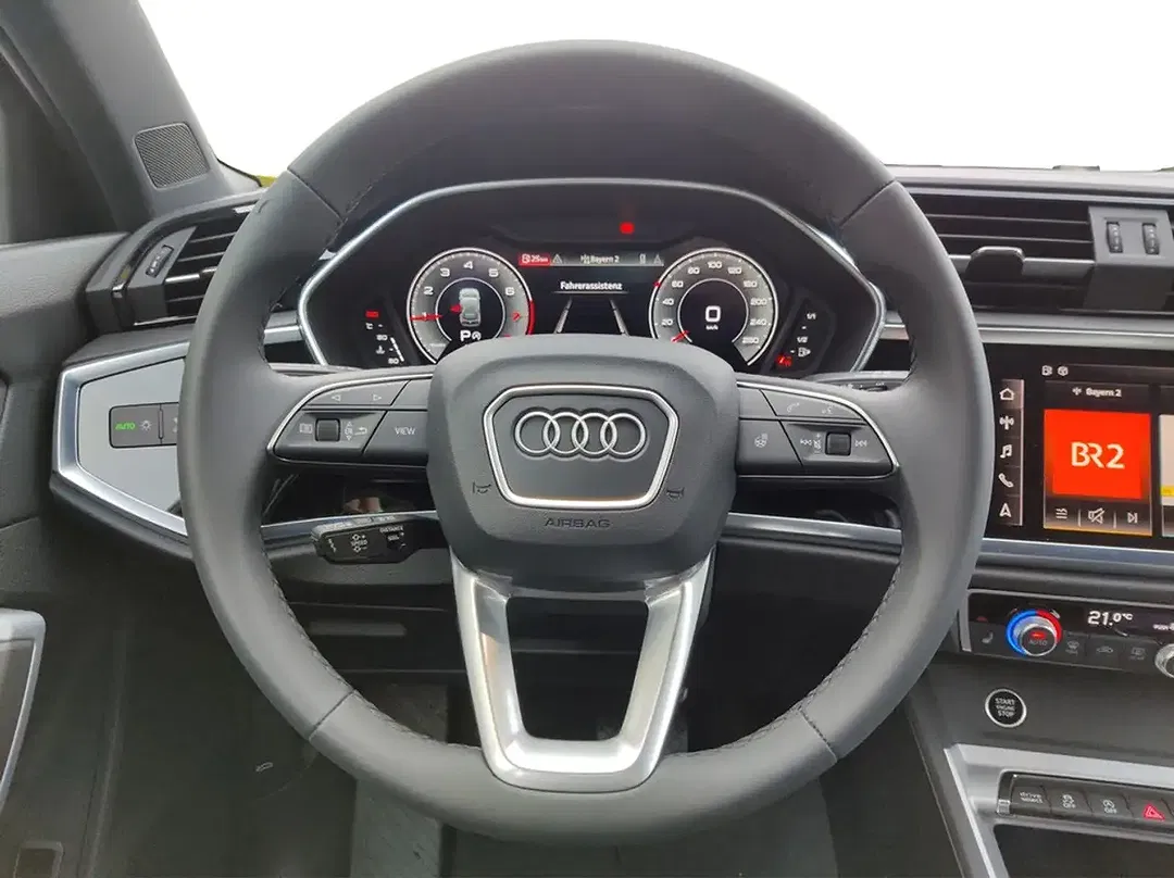 Audi Q3 - Thumbnail 11