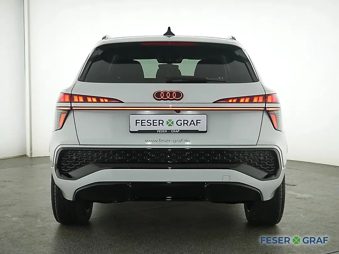 Audi Q3 - Thumbnail 11