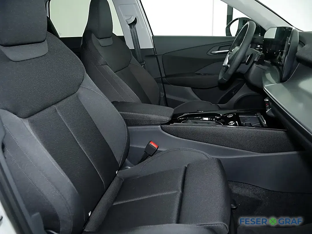 Audi Q3 - Thumbnail 4