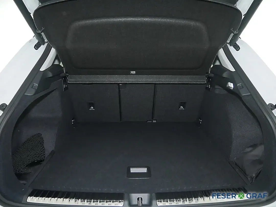 Audi Q3 - Thumbnail 8