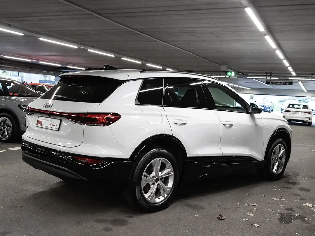 Audi Q6 e-tron - Thumbnail 8