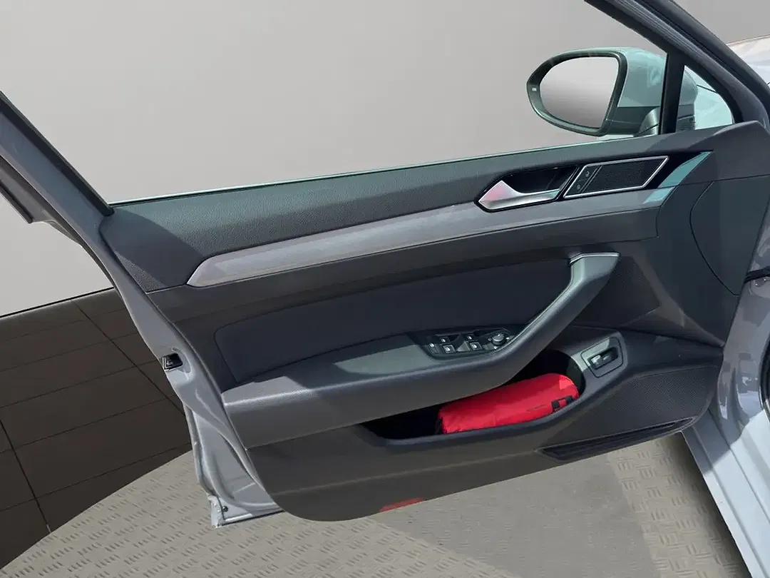 Volkswagen Passat Variant - Thumbnail 10