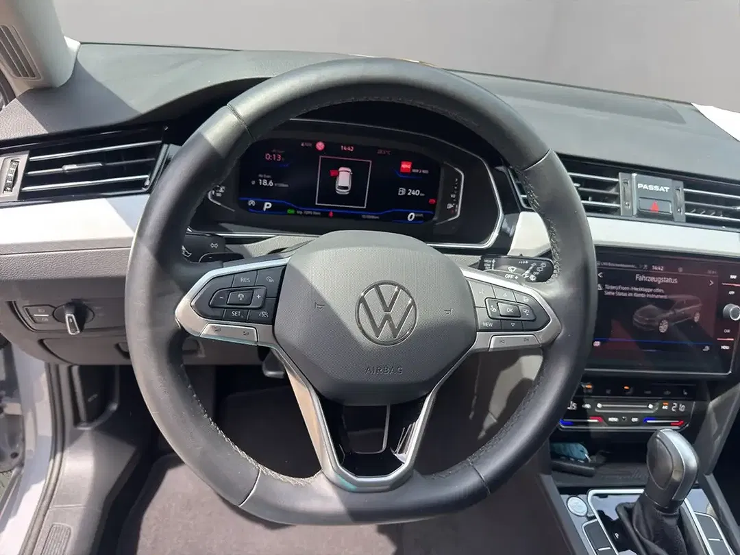 Volkswagen Passat Variant - Thumbnail 12