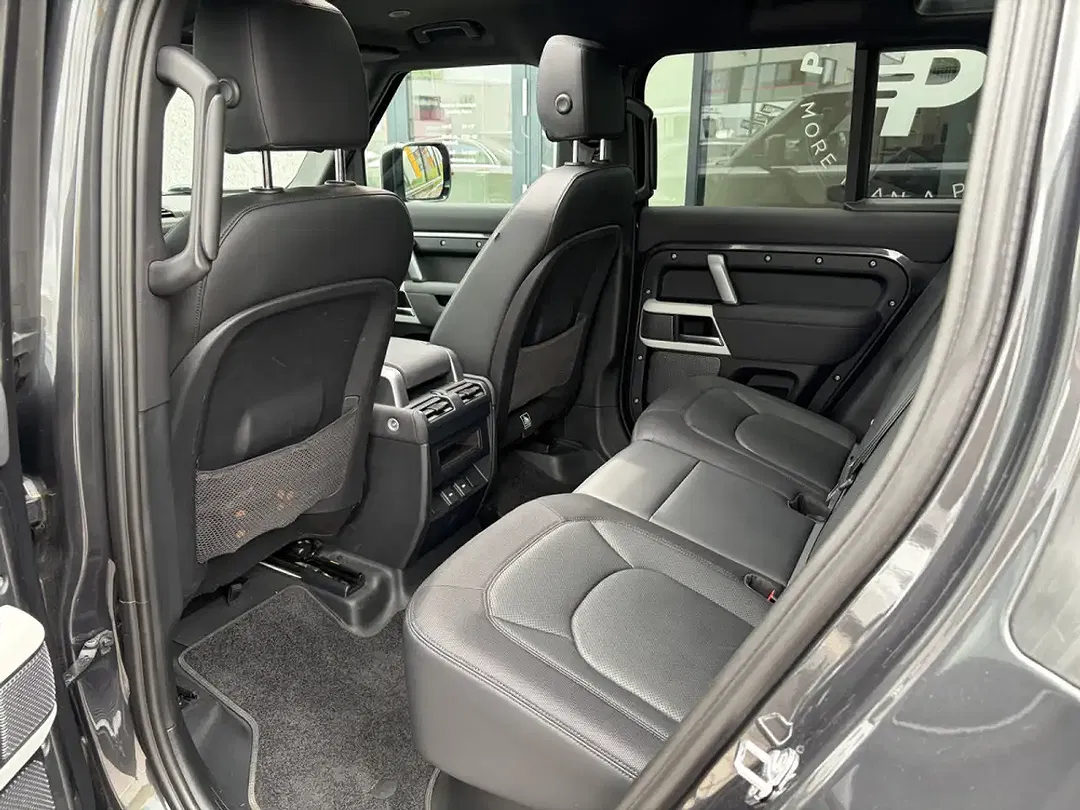 Land Rover Defender - Thumbnail 8