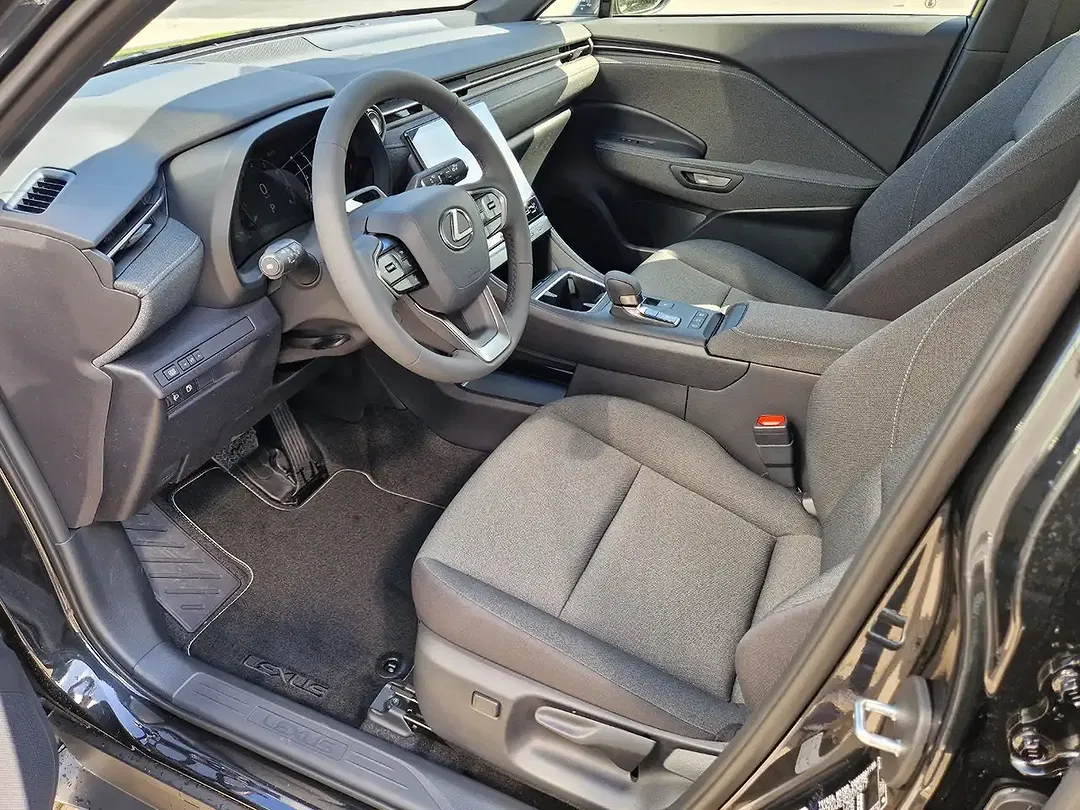 Lexus LBX - Thumbnail 6