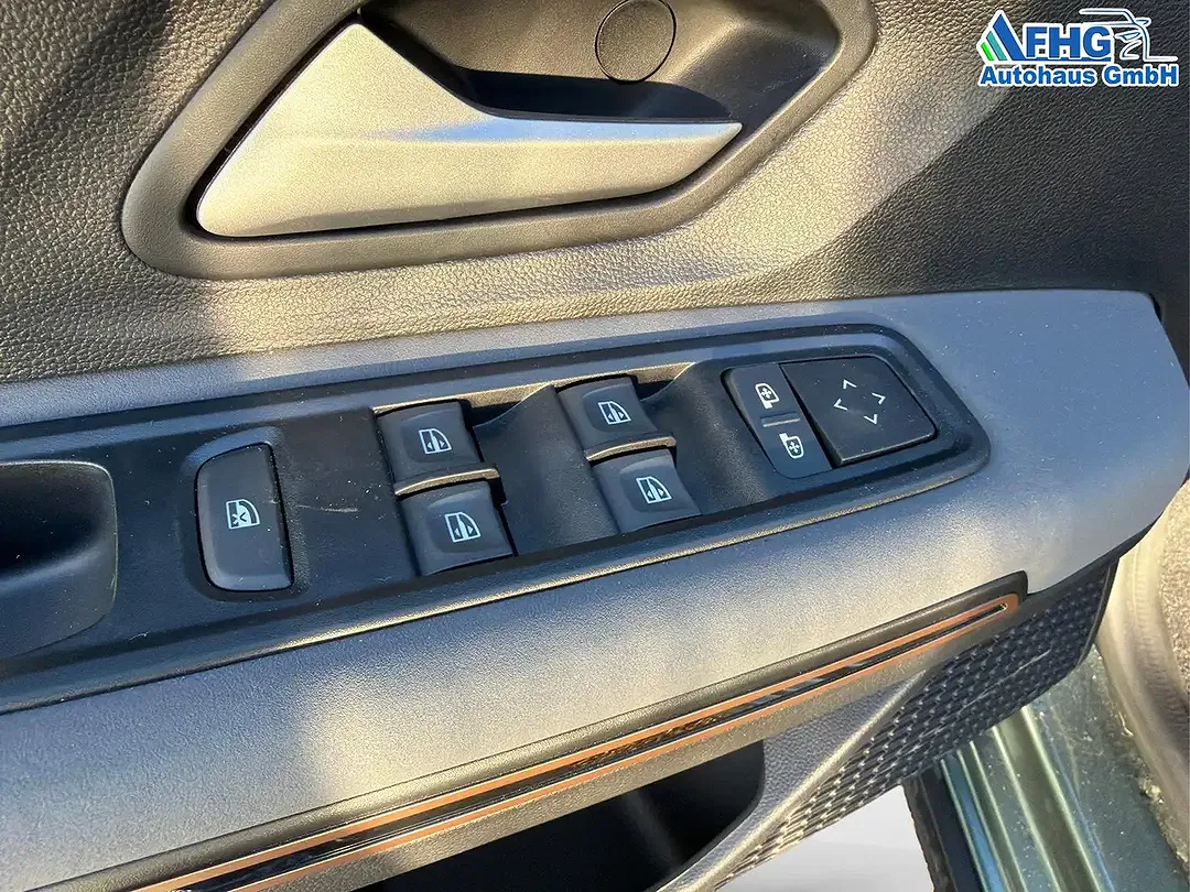 Dacia Sandero - Thumbnail 13
