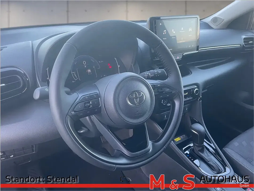 Toyota Yaris - Thumbnail 10