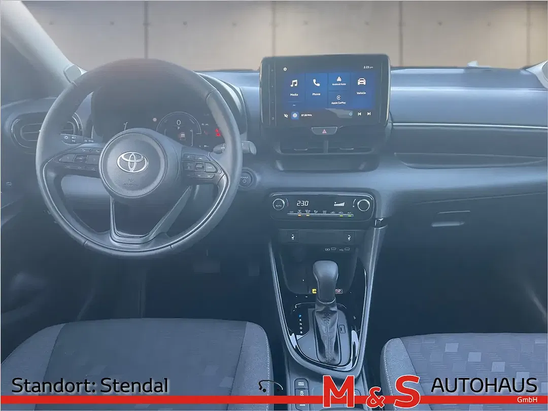 Toyota Yaris - Thumbnail 11