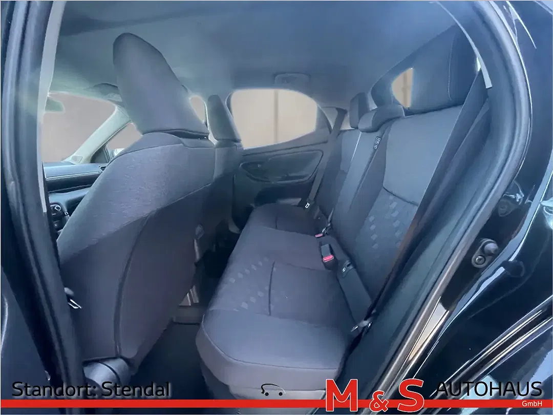 Toyota Yaris - Thumbnail 12
