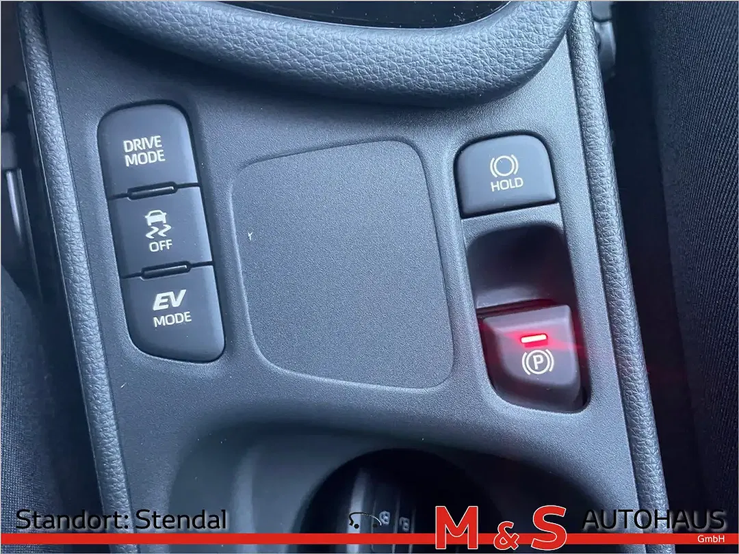 Toyota Yaris - Thumbnail 21