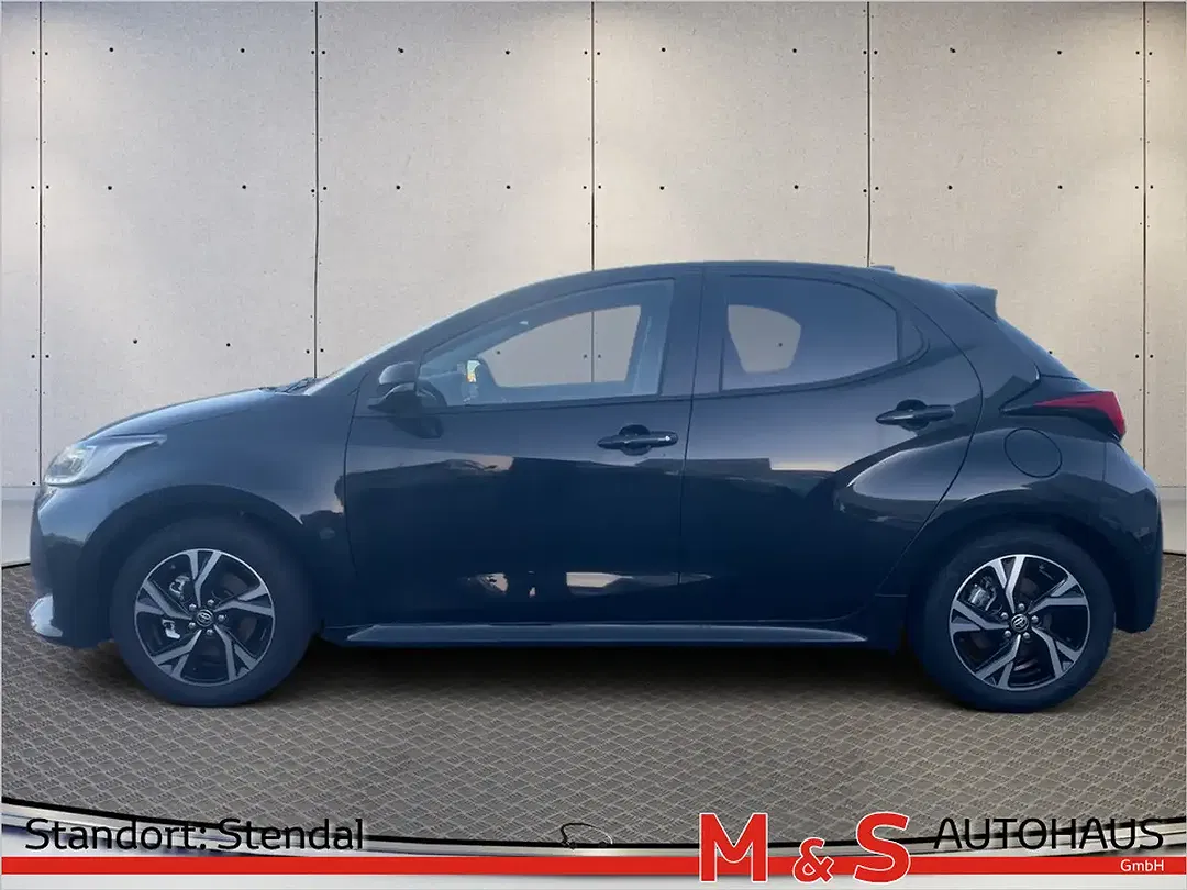 Toyota Yaris - Thumbnail 3