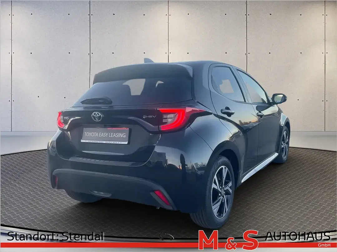 Toyota Yaris - Thumbnail 4