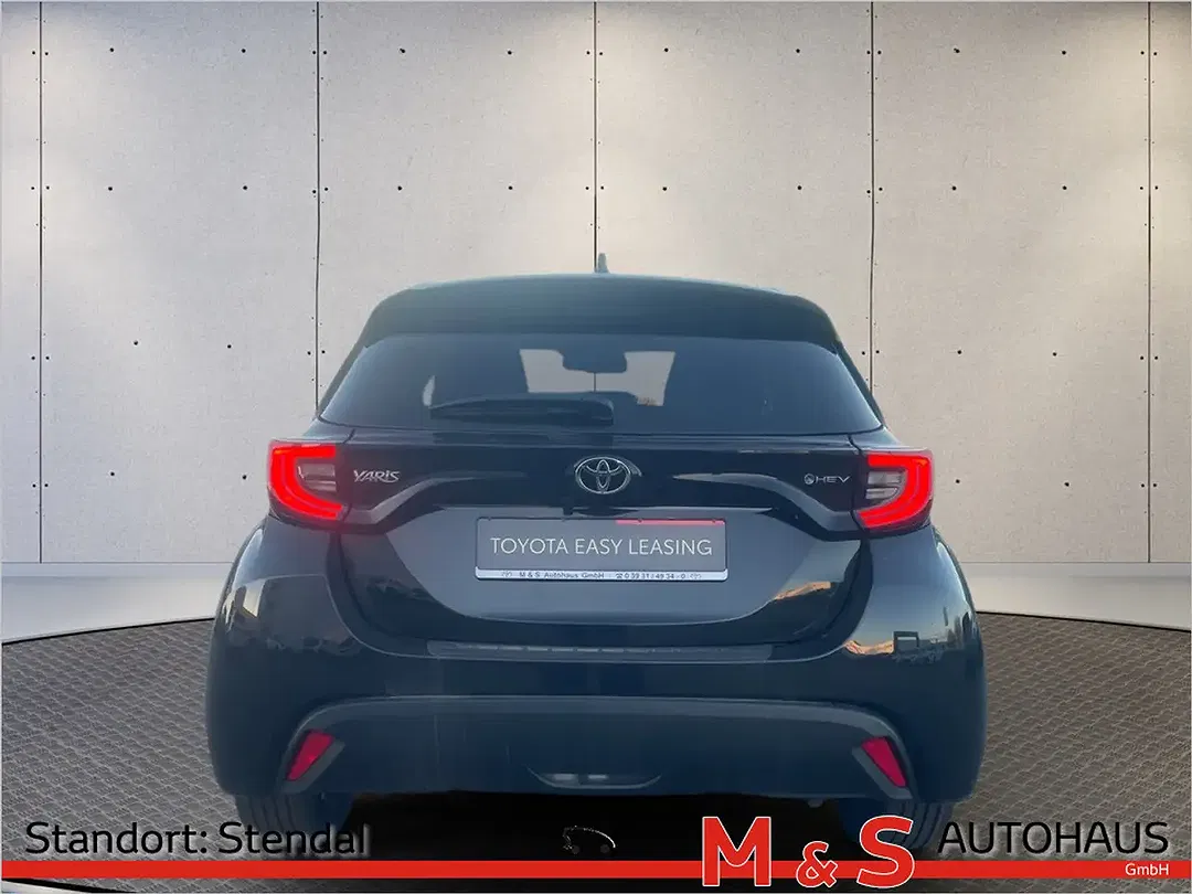 Toyota Yaris - Thumbnail 5