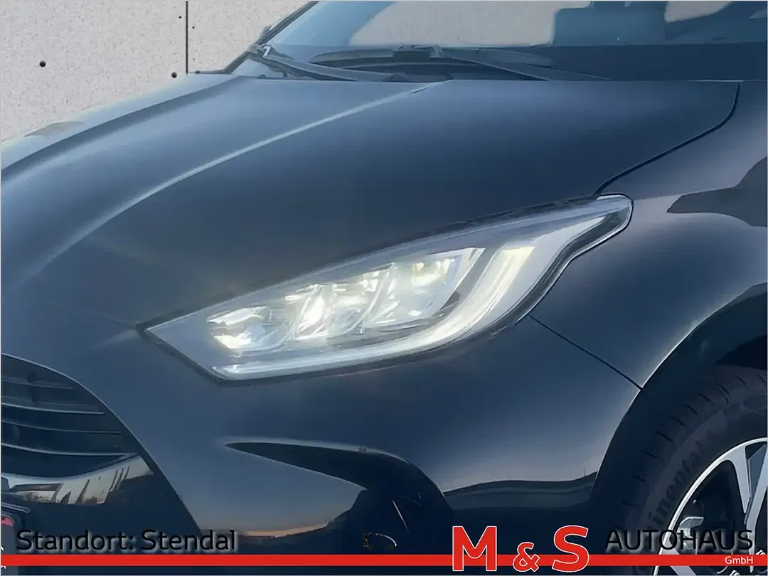 Toyota Yaris - Thumbnail 6