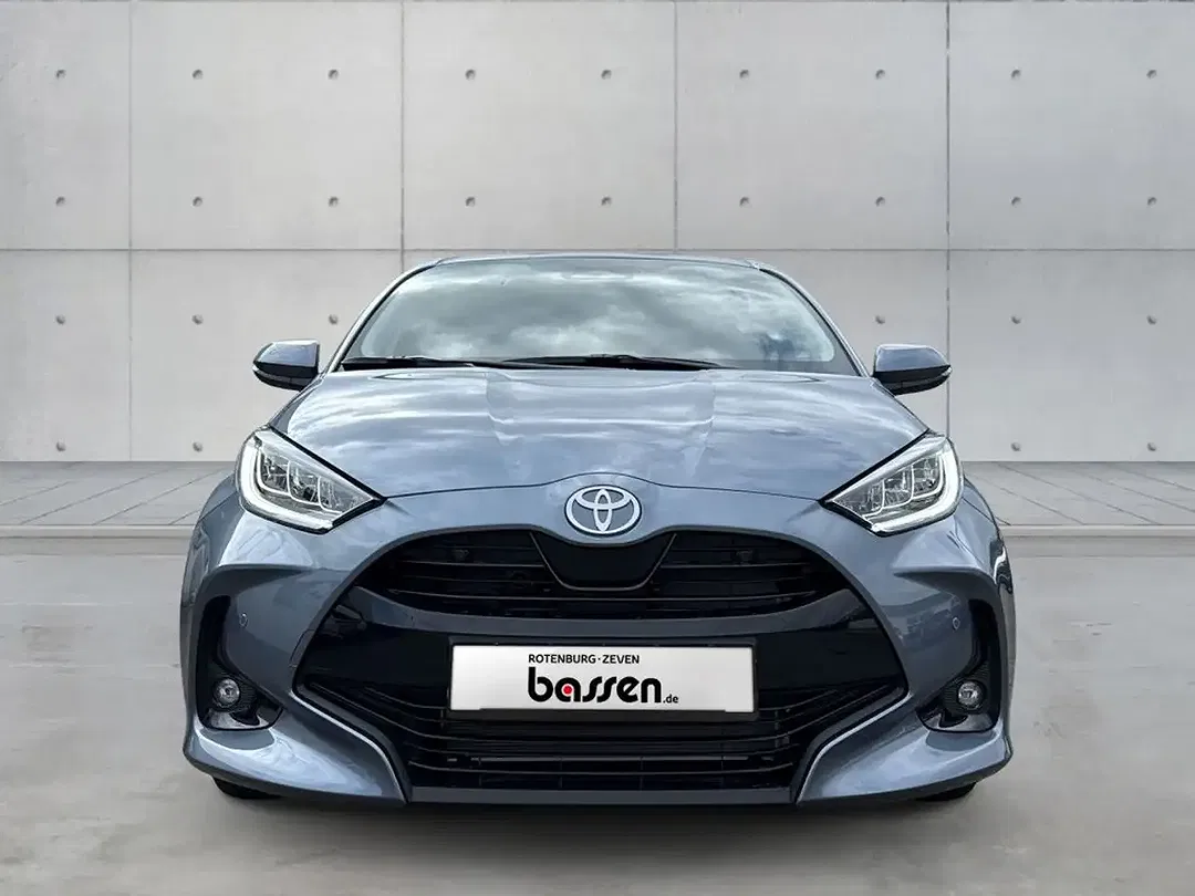 Toyota Yaris - Thumbnail 6