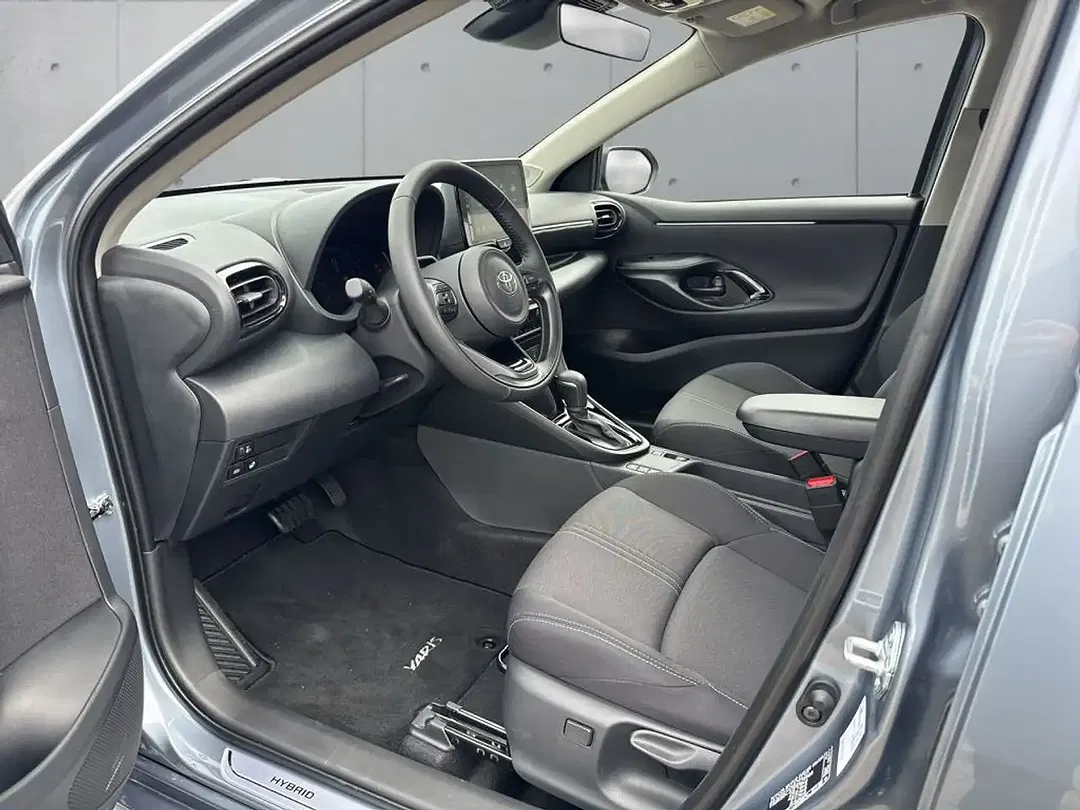 Toyota Yaris - Thumbnail 8