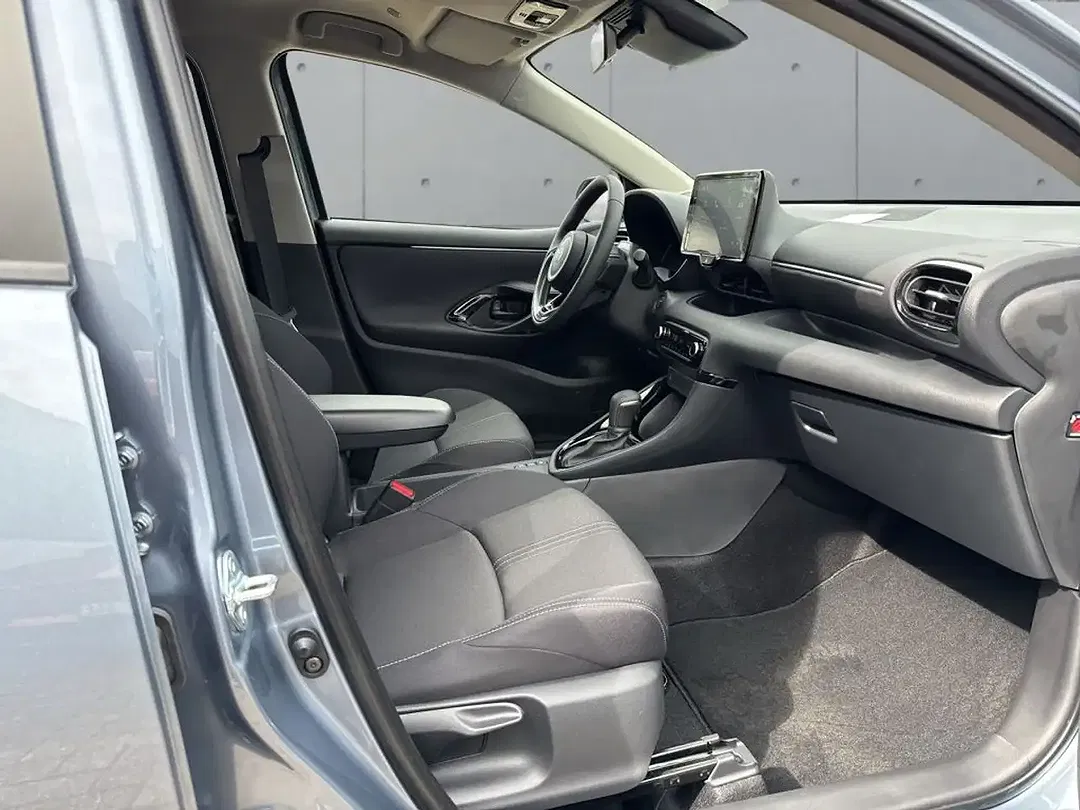Toyota Yaris - Thumbnail 9