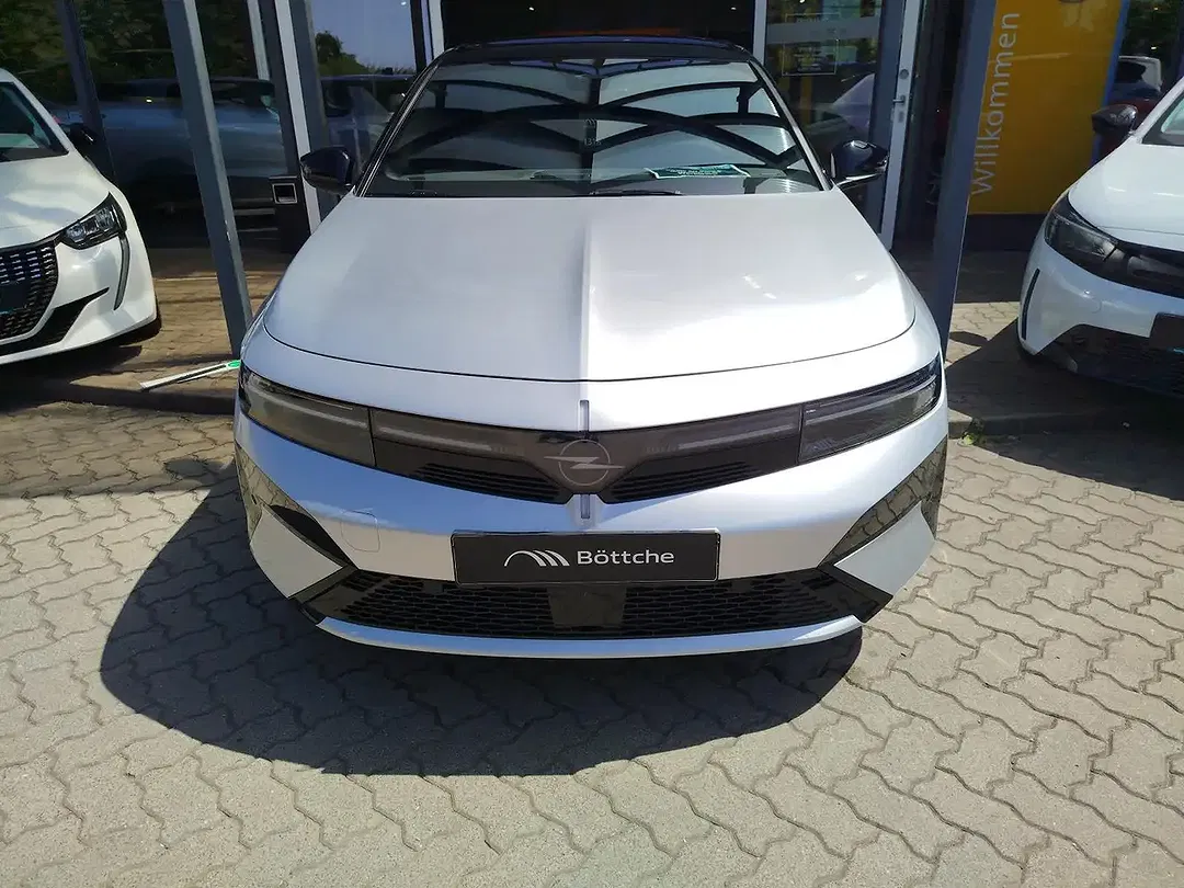 Opel Astra - Thumbnail 3