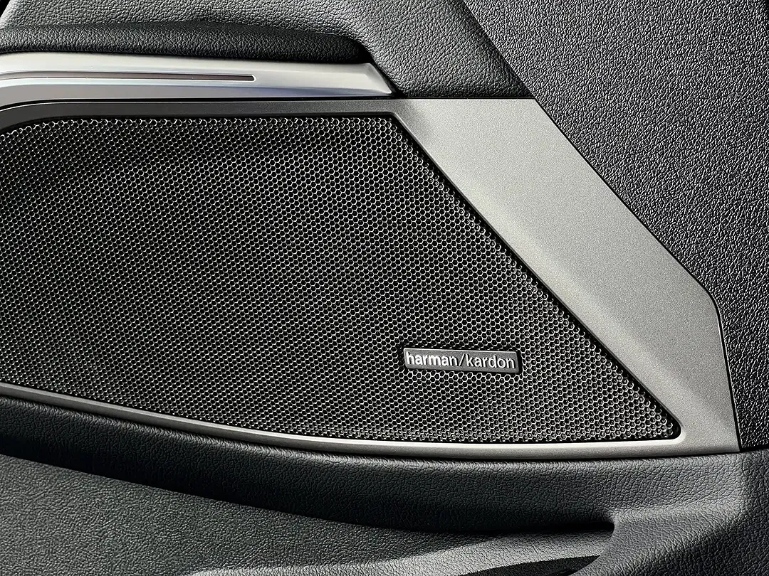BMW 330 - Thumbnail 11