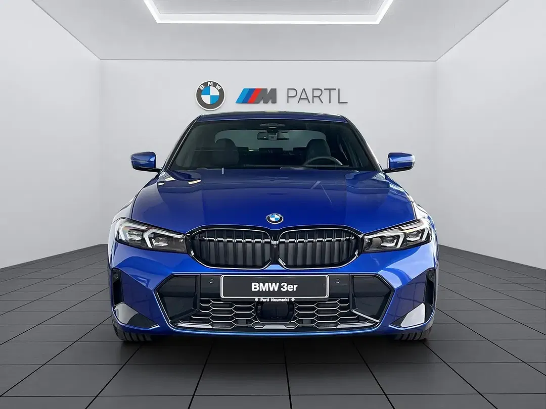 BMW 330 - Thumbnail 2