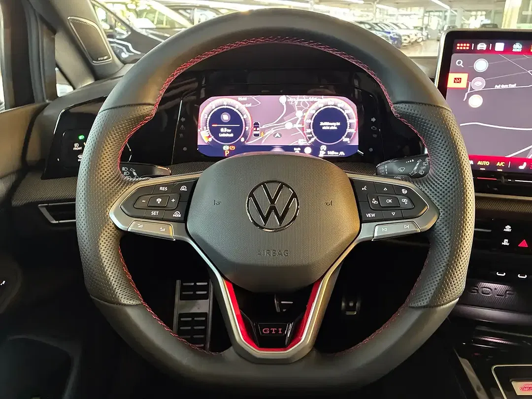 Volkswagen Golf GTI - Thumbnail 11