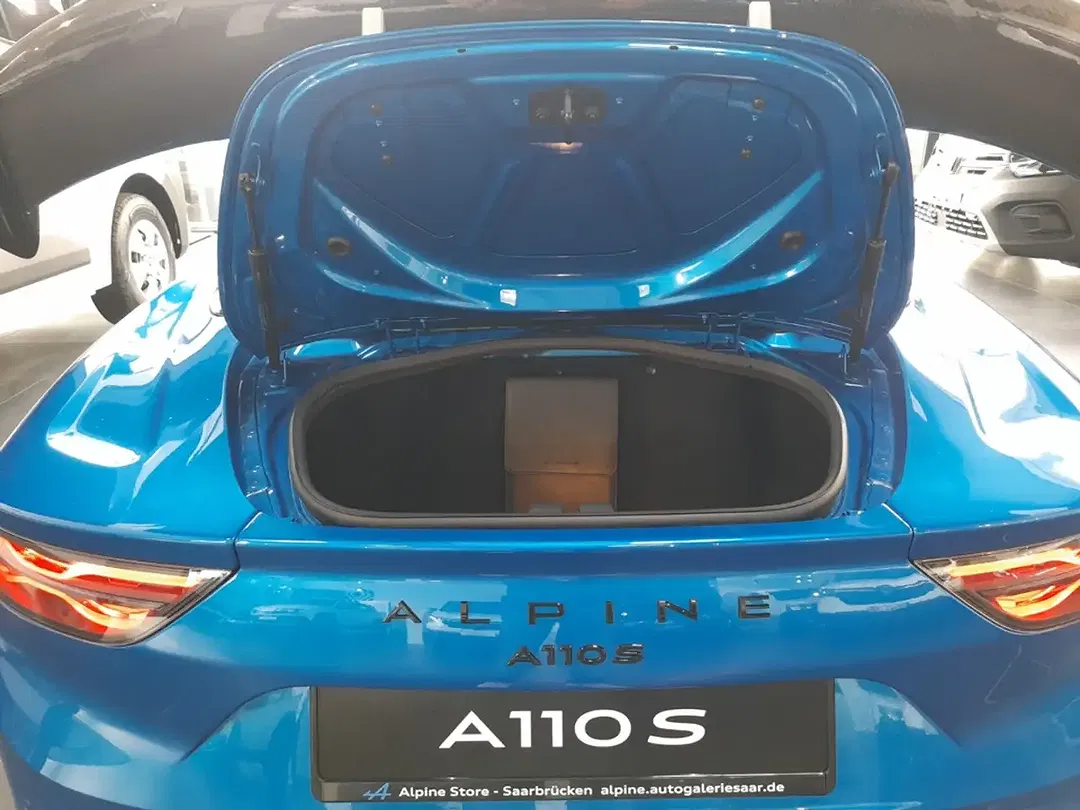 Alpine A110 - Thumbnail 7