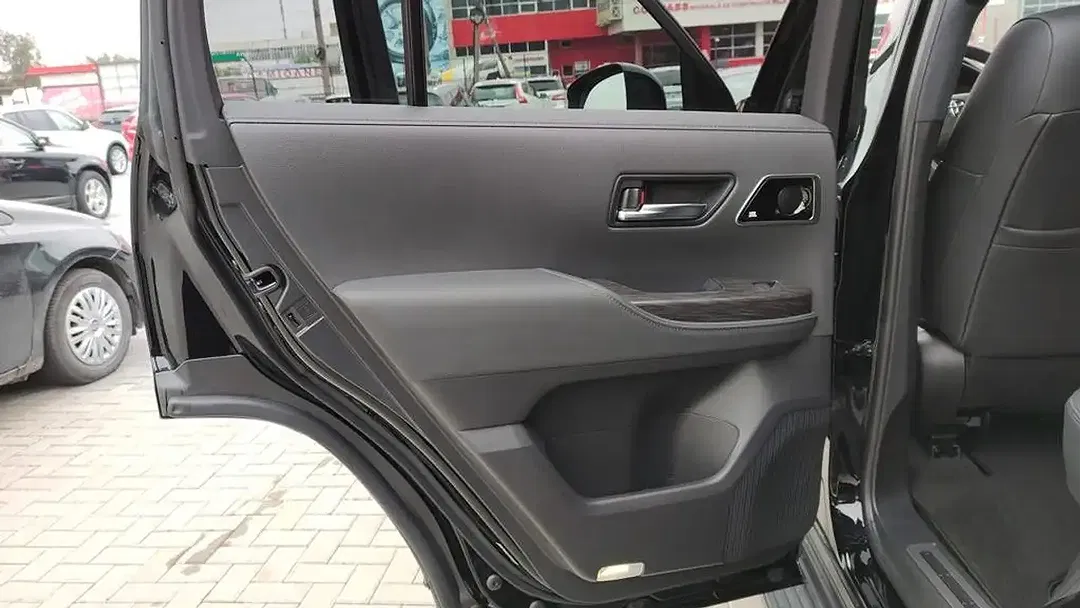 Toyota Land Cruiser - Thumbnail 14