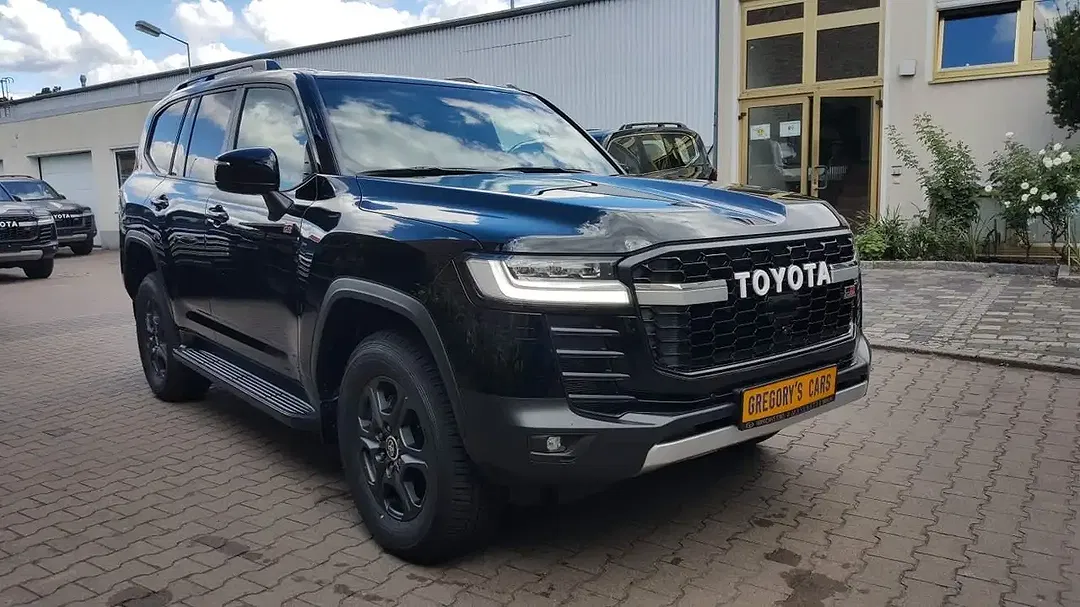 Toyota Land Cruiser - Thumbnail 9