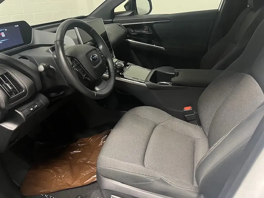 Subaru Solterra - Thumbnail 9