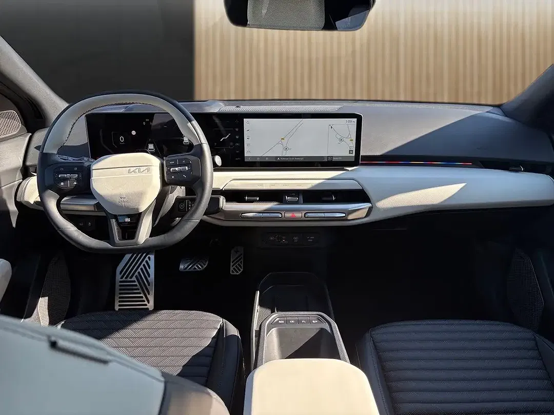 Kia EV4 - Thumbnail 11
