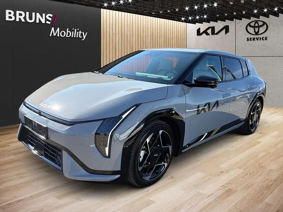 Kia EV4 - Thumbnail 2