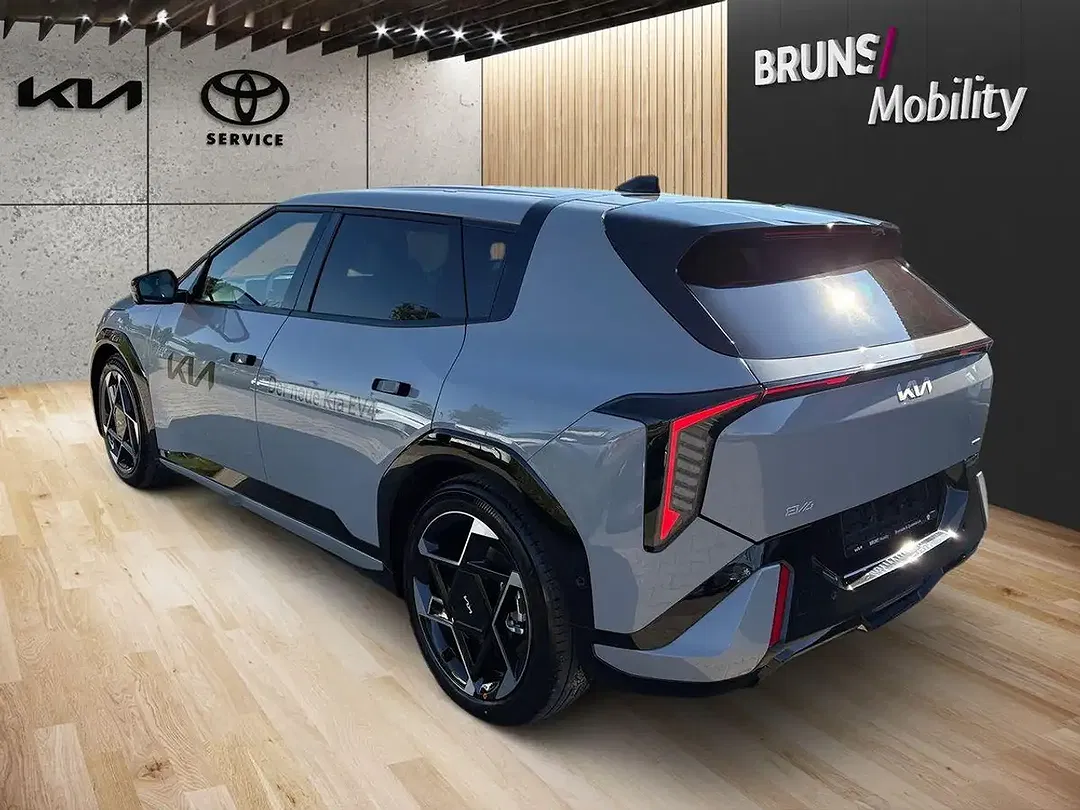 Kia EV4 - Thumbnail 5