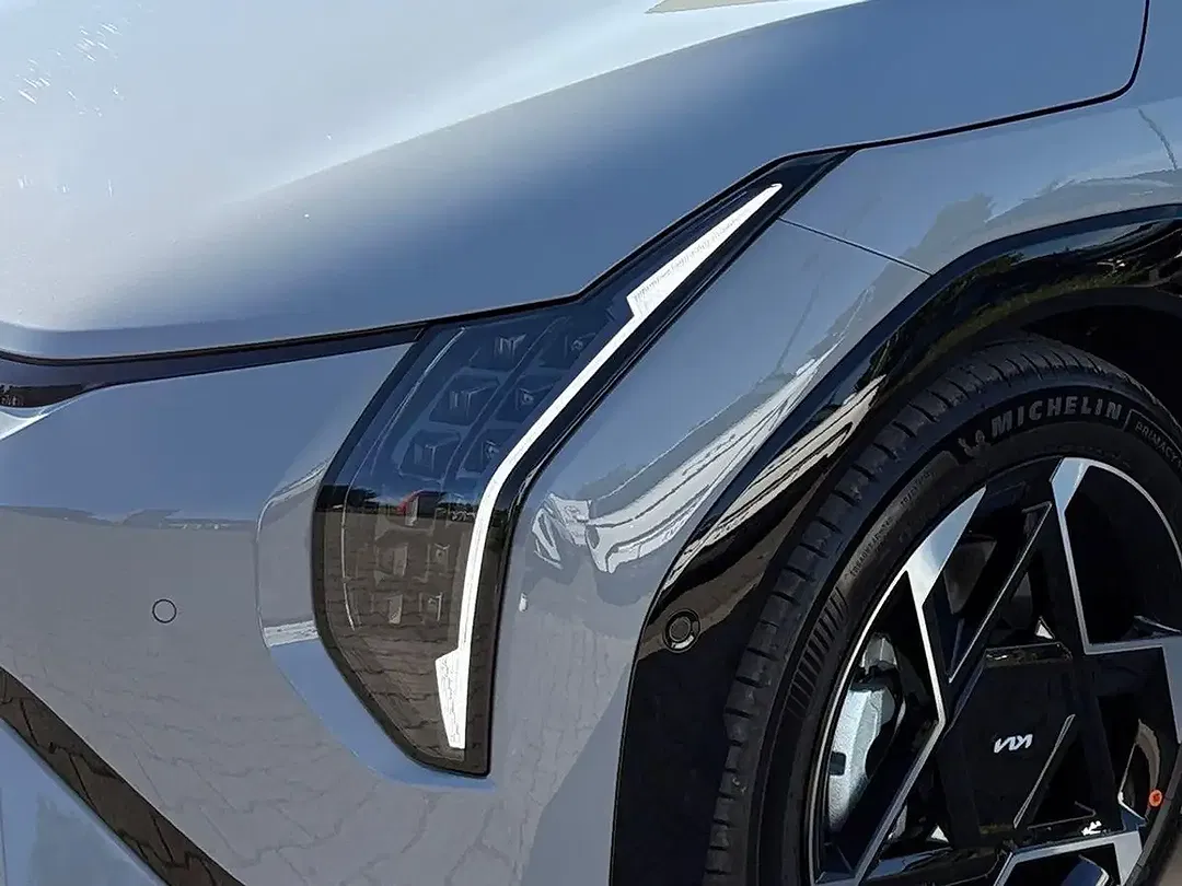 Kia EV4 - Thumbnail 6