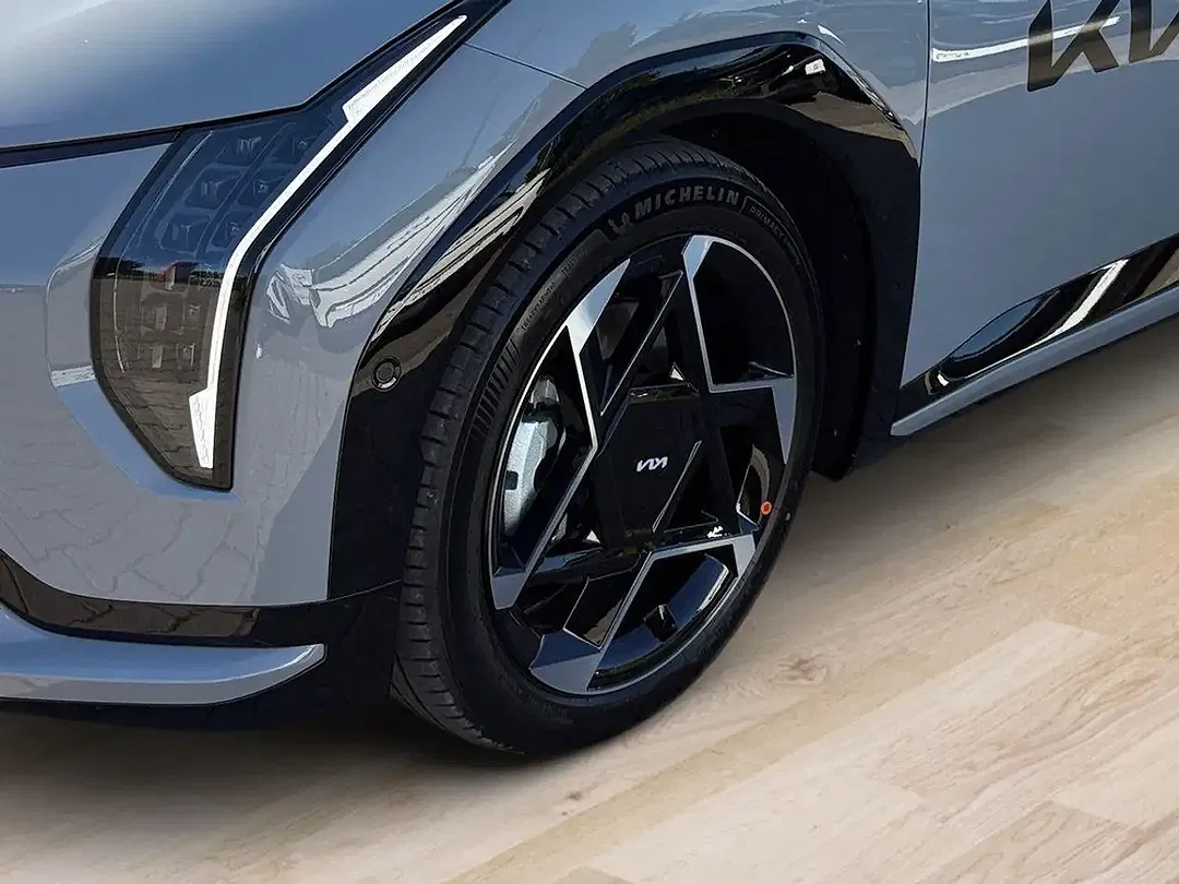 Kia EV4 - Thumbnail 7