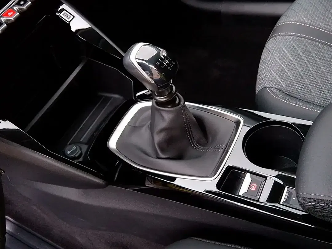 Peugeot 208 - Thumbnail 14