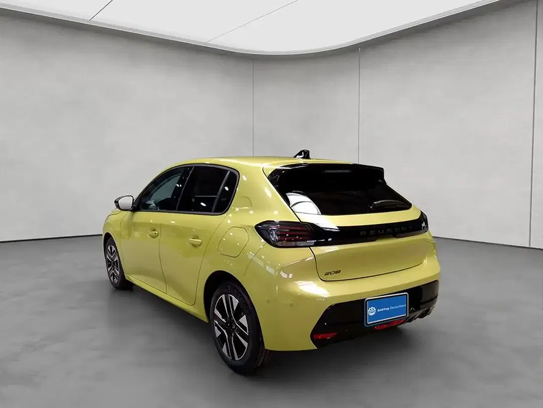Peugeot 208 - Thumbnail 3