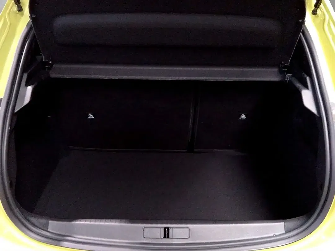 Peugeot 208 - Thumbnail 5