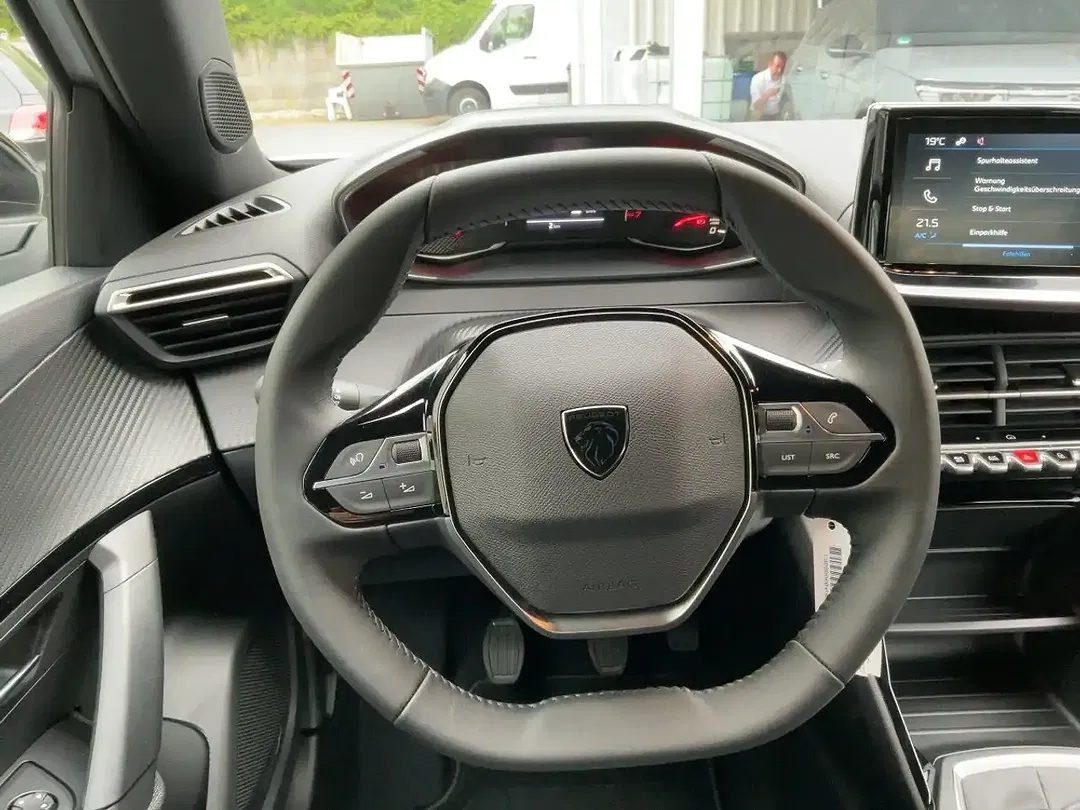Peugeot 2008 - Thumbnail 10