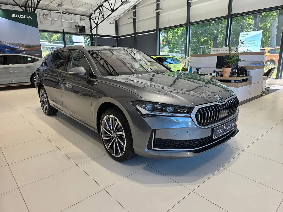 Skoda Superb - Thumbnail 3