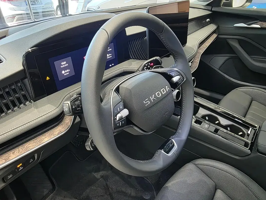 Skoda Superb - Thumbnail 7
