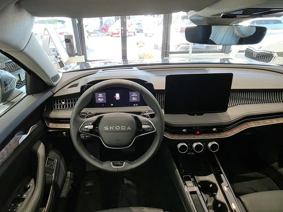 Skoda Superb - Thumbnail 8