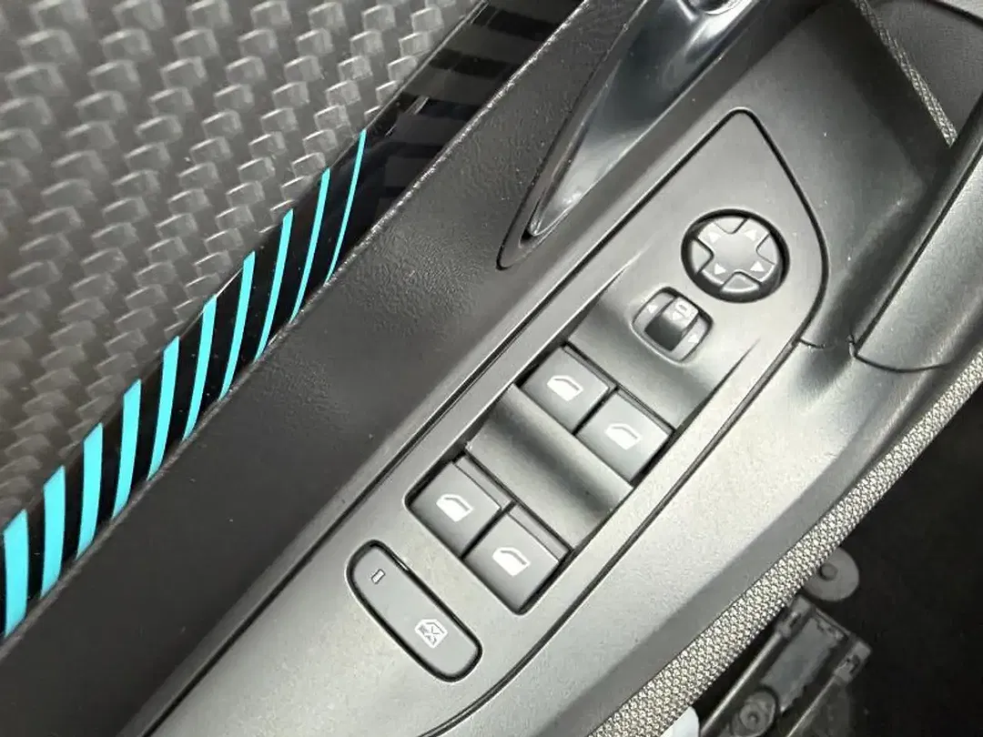 Peugeot 2008 - Thumbnail 11