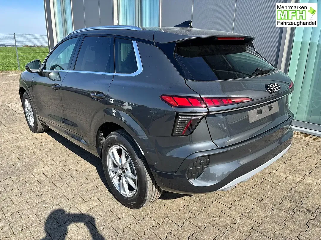 Audi Q3 - Thumbnail 4