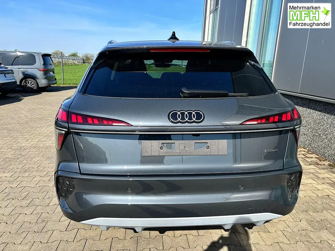 Audi Q3 - Thumbnail 5