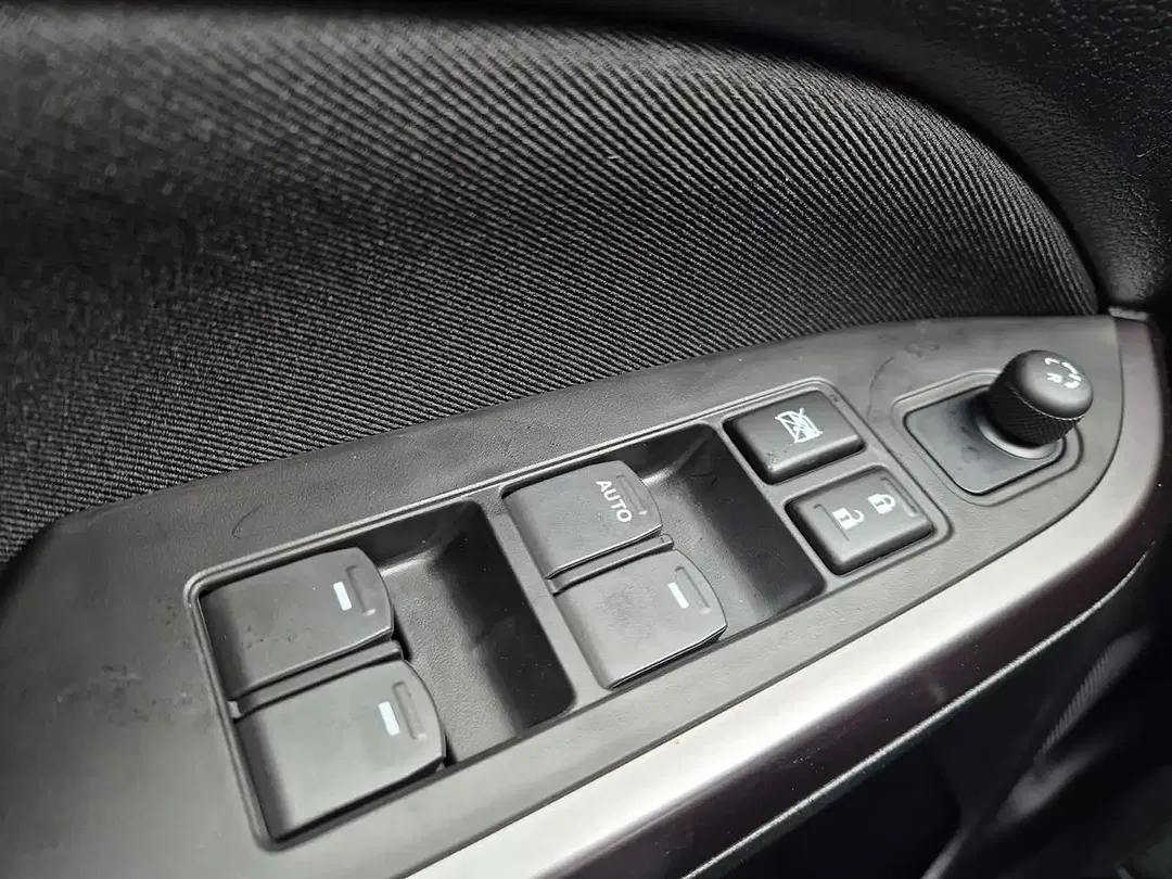 Suzuki Vitara - Thumbnail 13